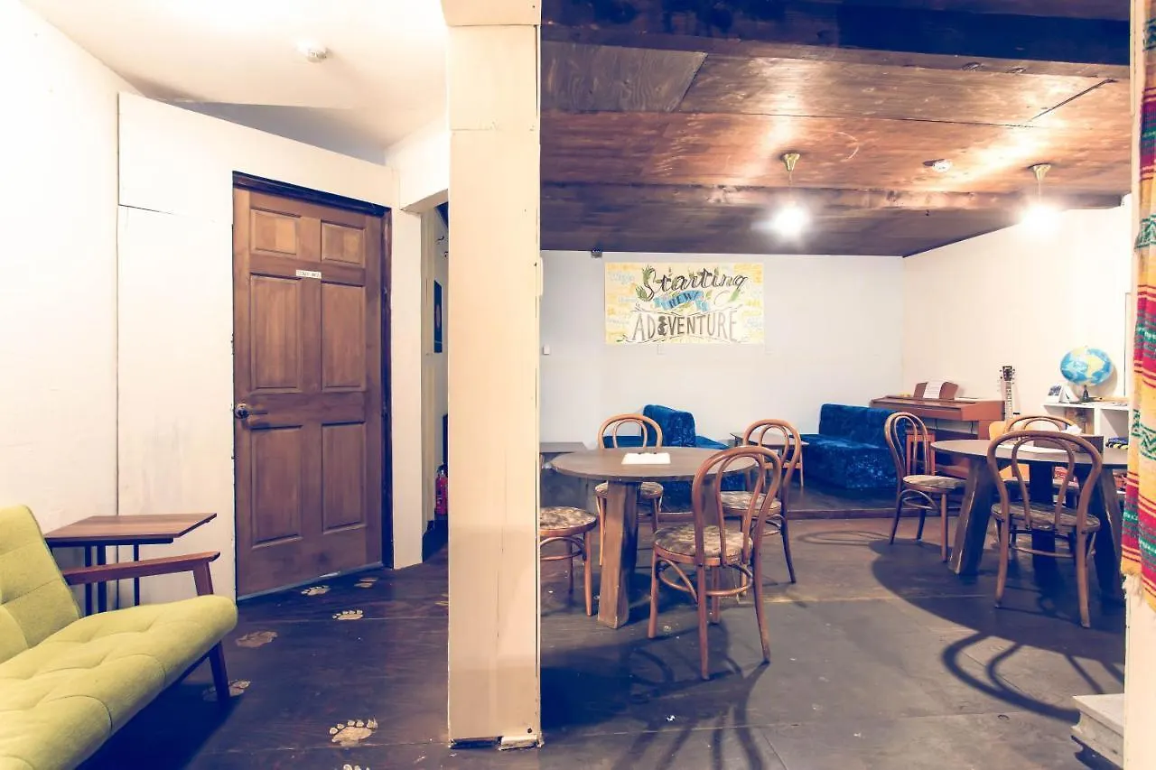 Guest House Waya Sapporo Hostel